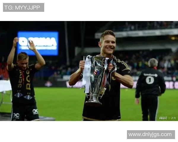 海登与桑德豪的激烈对决揭示了足球战术的深层次博弈与球员的个人魅力